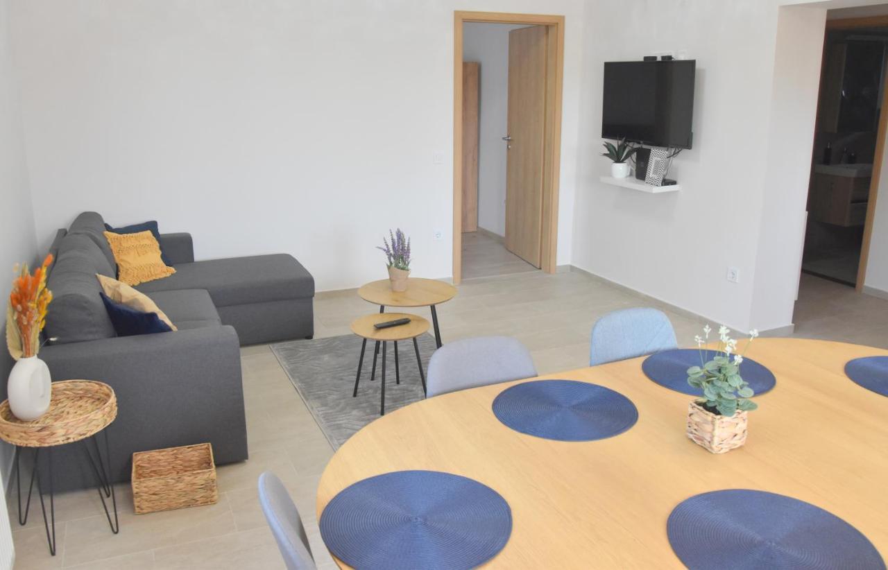 Voeroesko Apartmanhaz Balatonalmadi Exterior photo